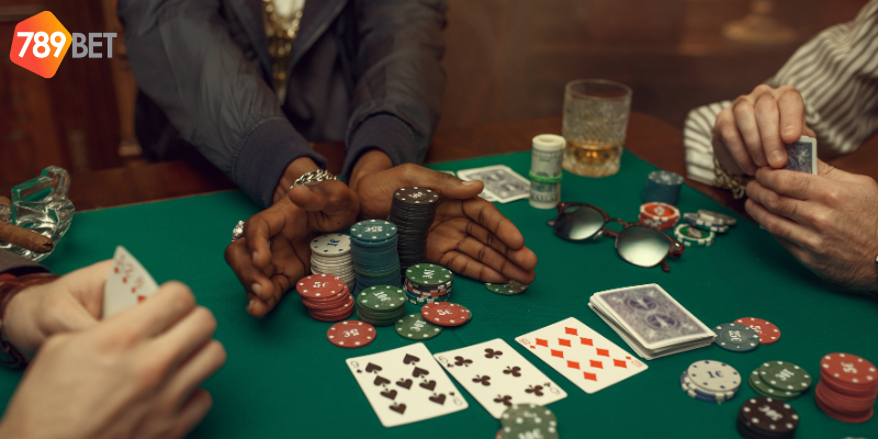 Tham gia bài poker stud 5 lá cùng nhà cái
