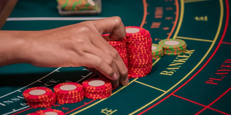 Khám phá các nguyên tắc cơ bản của baccarat